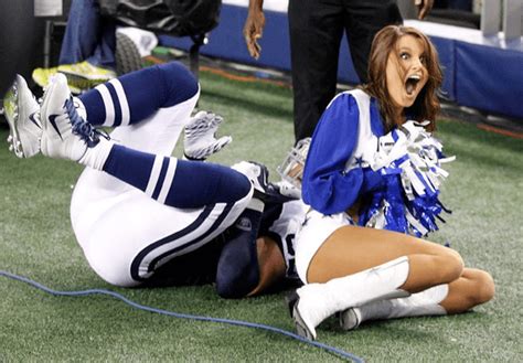 dallas cowboy cheerleader costume malfunction